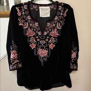 Kyla Seo stunning Black Embroidered Velvet Top